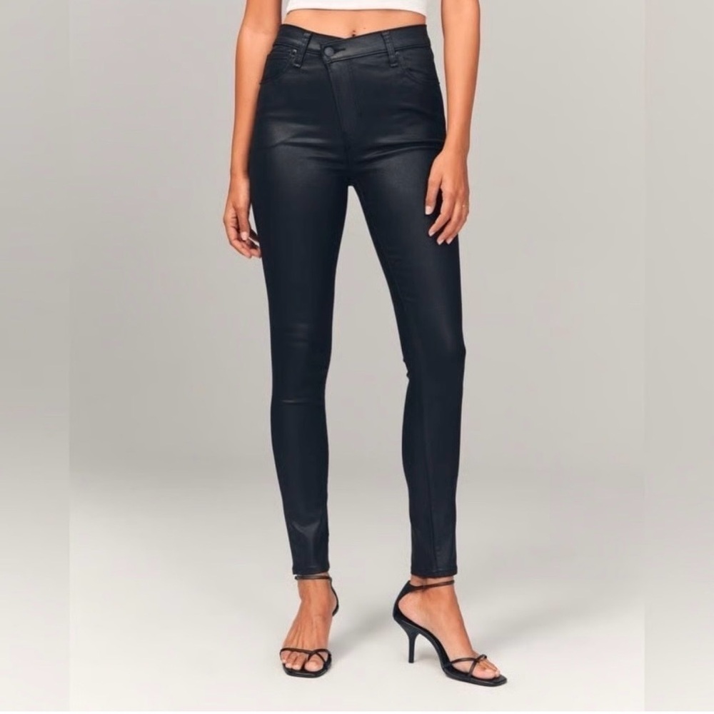 NWT Abercrombie & Fitch The Super Skinny Ankle High Rise Black Coated Jeans